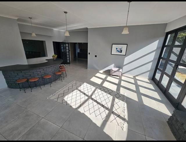 5 BEDROOM HOUSE FOR SALE IN STILBAAI-WES